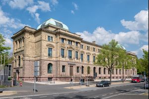 Angewandte Kunst und Skulpturen